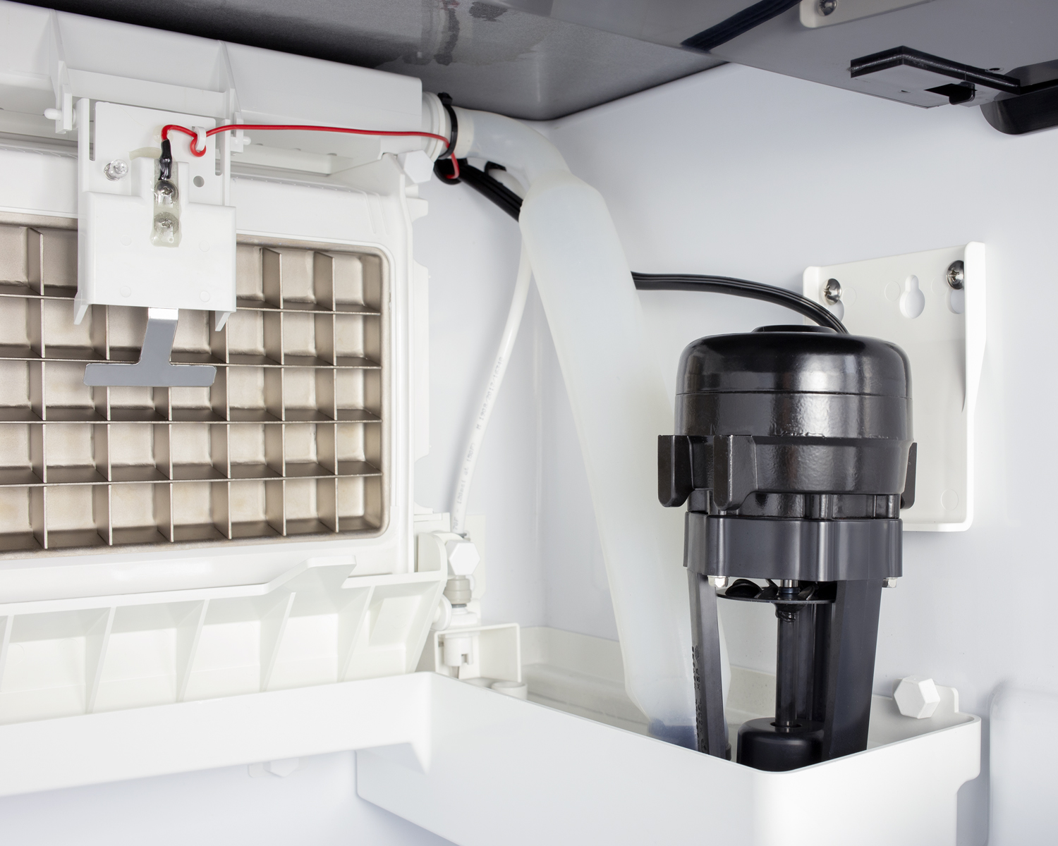 Commercially listed clear icemaker with 100 lb. ice production capacity for built-in or freestanding use